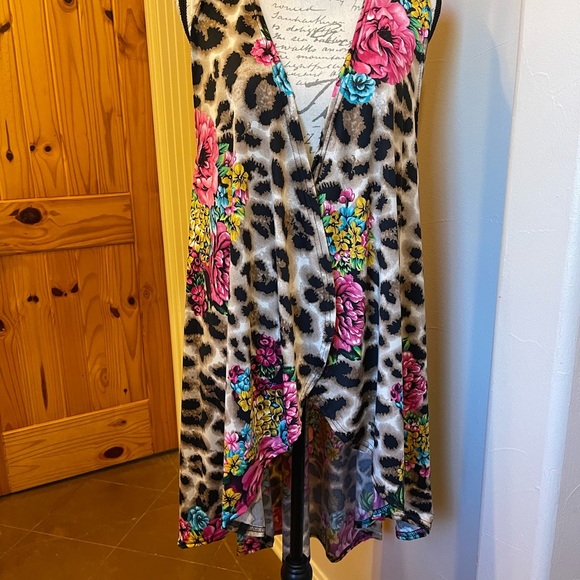 Southern Charm Sweaters - NWT Southern Charm Cream Leopard and Pink Flowy Kimono Vest.